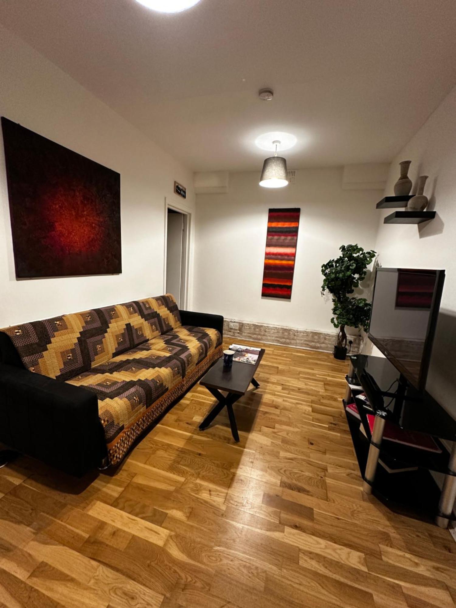 Charming 1-Bedroom Apartment Southfields, Londra Exterior foto
